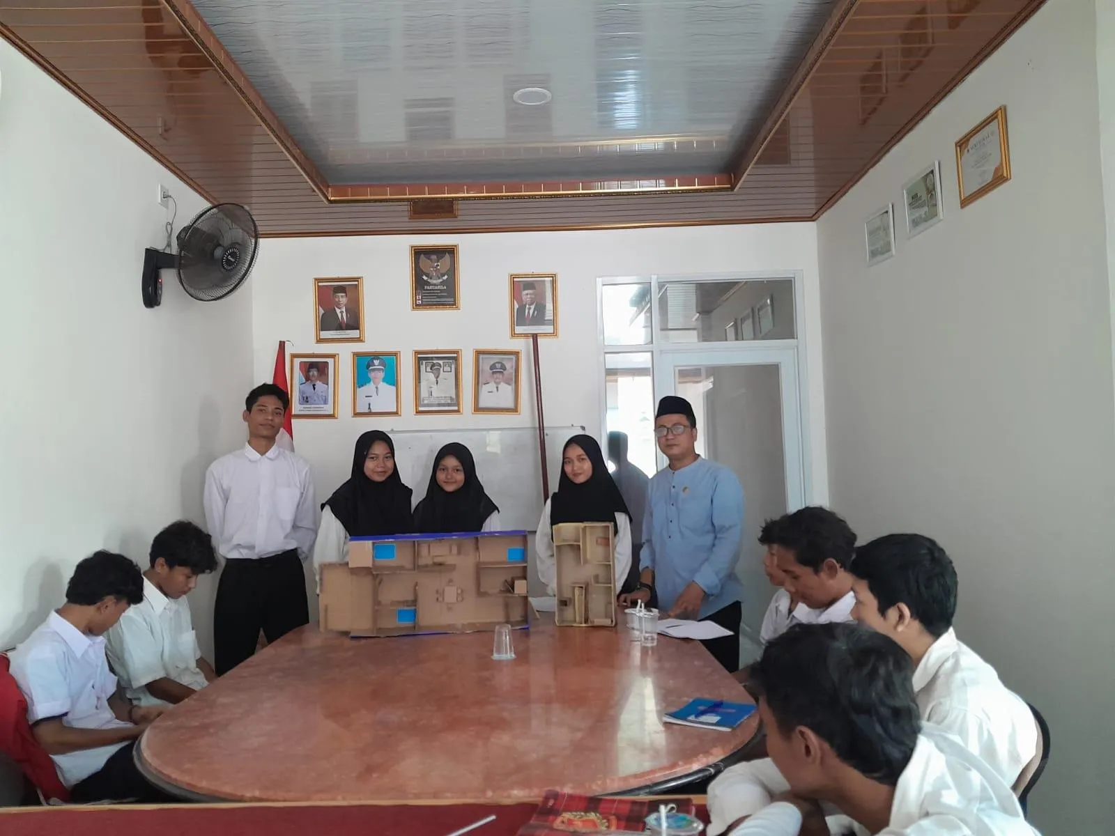 pendidikan kesetaraan Hadi latif